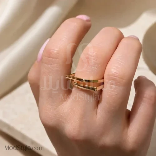 جزئیات فرم باز روی انگشتر زنانه ژوپینگ طرح خطی طلایی